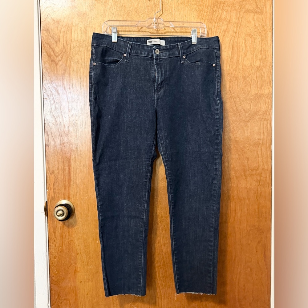 Levi's Women's Cropped Dark Blue Jeans